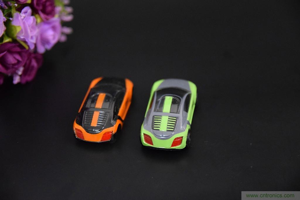 虛擬與現(xiàn)實(shí)相結(jié)合的飛車游戲，讓你體驗(yàn)速度與激情的碰撞！