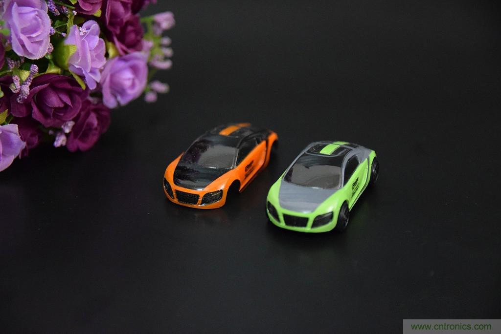 虛擬與現(xiàn)實(shí)相結(jié)合的飛車游戲，讓你體驗(yàn)速度與激情的碰撞！