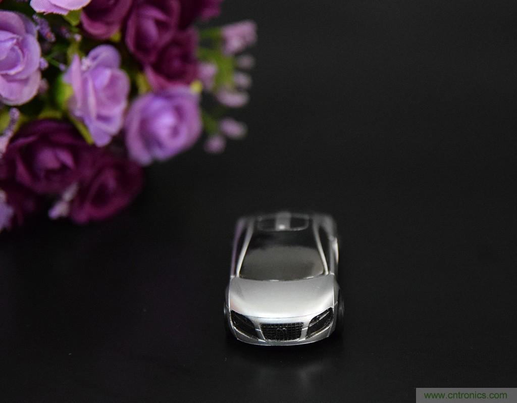 虛擬與現(xiàn)實(shí)相結(jié)合的飛車游戲，讓你體驗(yàn)速度與激情的碰撞！