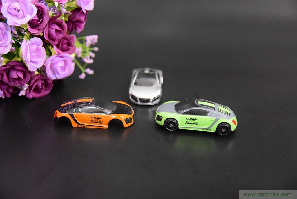 虛擬與現(xiàn)實(shí)相結(jié)合的飛車游戲，讓你體驗(yàn)速度與激情的碰撞！