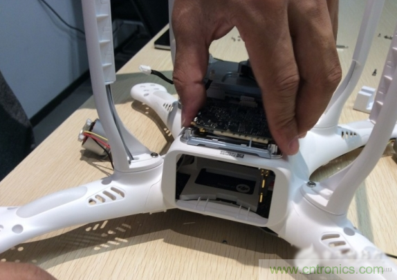 真飛機(jī)拆不著，那就來拆拆無人機(jī)&ldquo;鼻祖&rdquo;大疆吧！