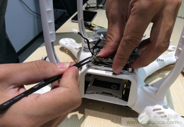 真飛機(jī)拆不著，那就來拆拆無人機(jī)&ldquo;鼻祖&rdquo;大疆吧！