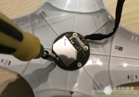 真飛機(jī)拆不著，那就來拆拆無人機(jī)&ldquo;鼻祖&rdquo;大疆吧！