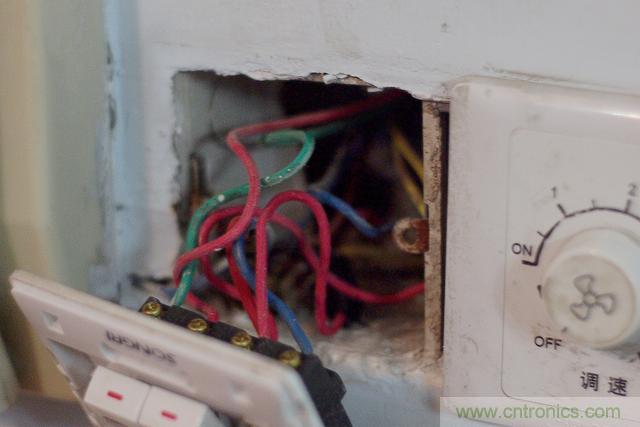 星球大戰(zhàn)原力釋放，無(wú)線控制易如反掌