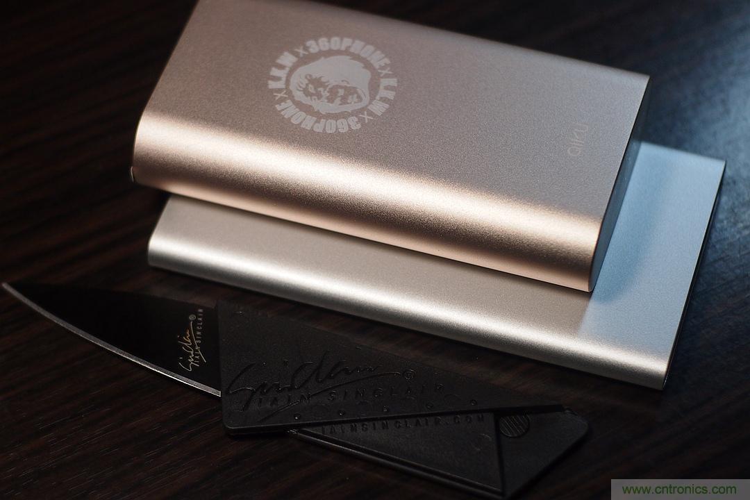 移動(dòng)電源也玩雙引擎？快到你想象不到