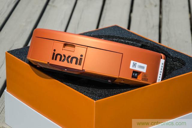 智能導(dǎo)航掃地機(jī)器人，以內(nèi)更靠譜！