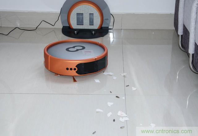 智能導(dǎo)航掃地機(jī)器人，以內(nèi)更靠譜！