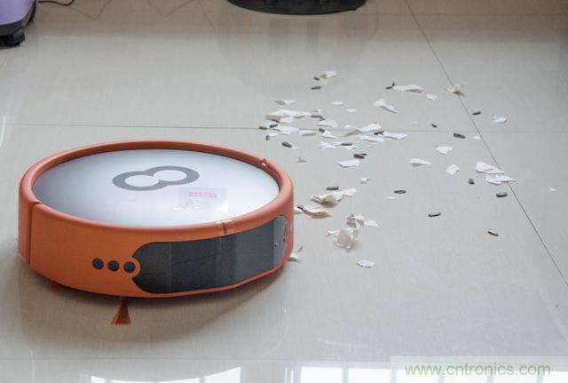 智能導(dǎo)航掃地機(jī)器人，以內(nèi)更靠譜！