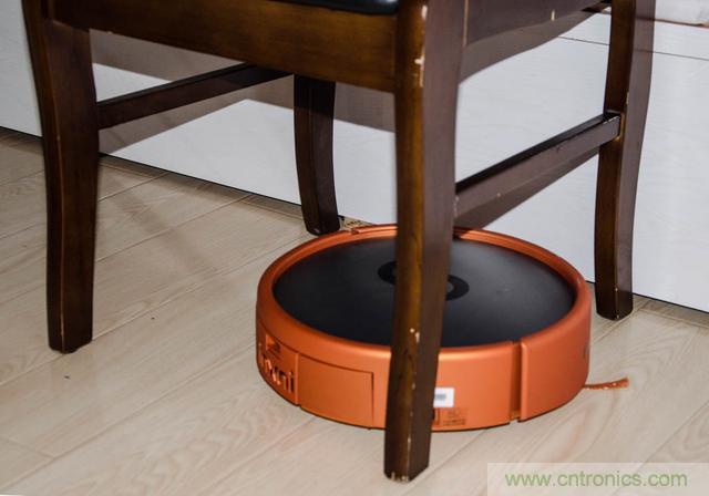 智能導(dǎo)航掃地機(jī)器人，以內(nèi)更靠譜！