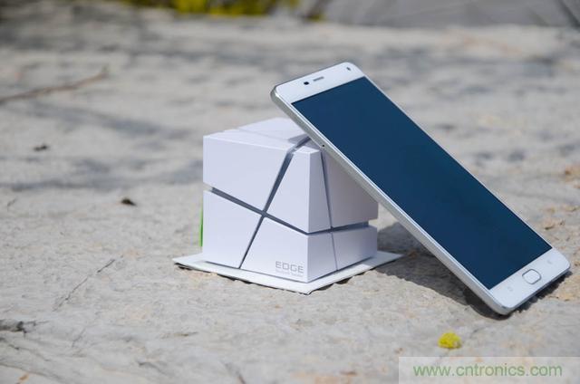 洛斐創(chuàng)意藍(lán)牙音箱，光與建筑點(diǎn)綴生活