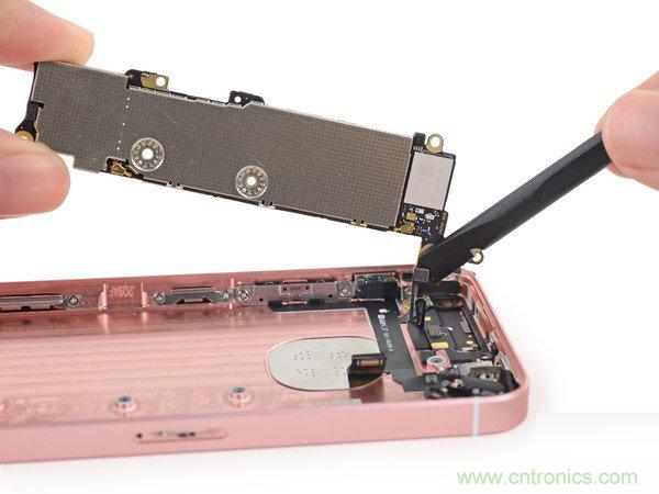 有什么地方?jīng)]有變？iPhone SE真機(jī)拆解