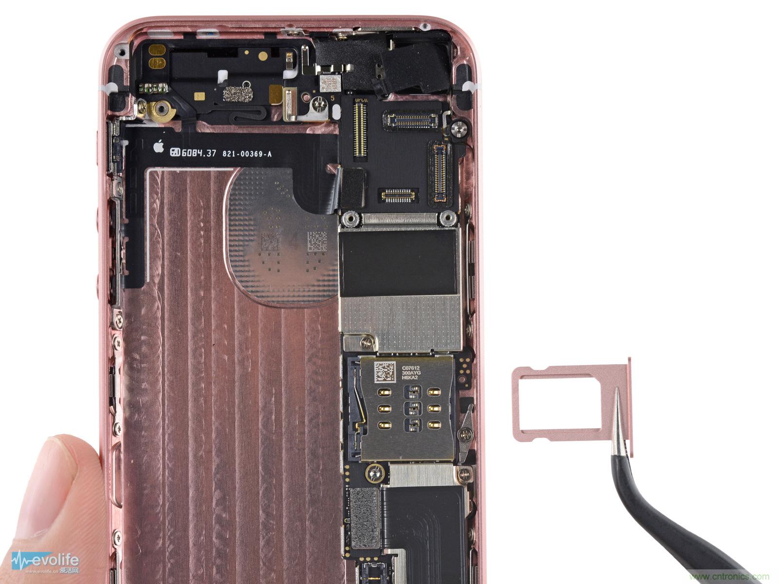 有什么地方?jīng)]有變？iPhone SE真機(jī)拆解