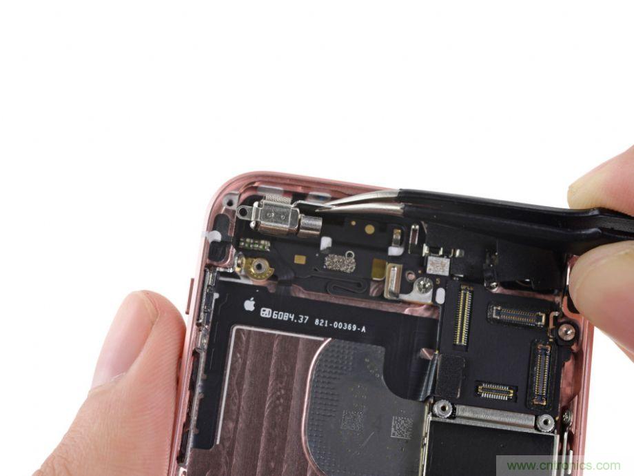有什么地方?jīng)]有變？iPhone SE真機(jī)拆解