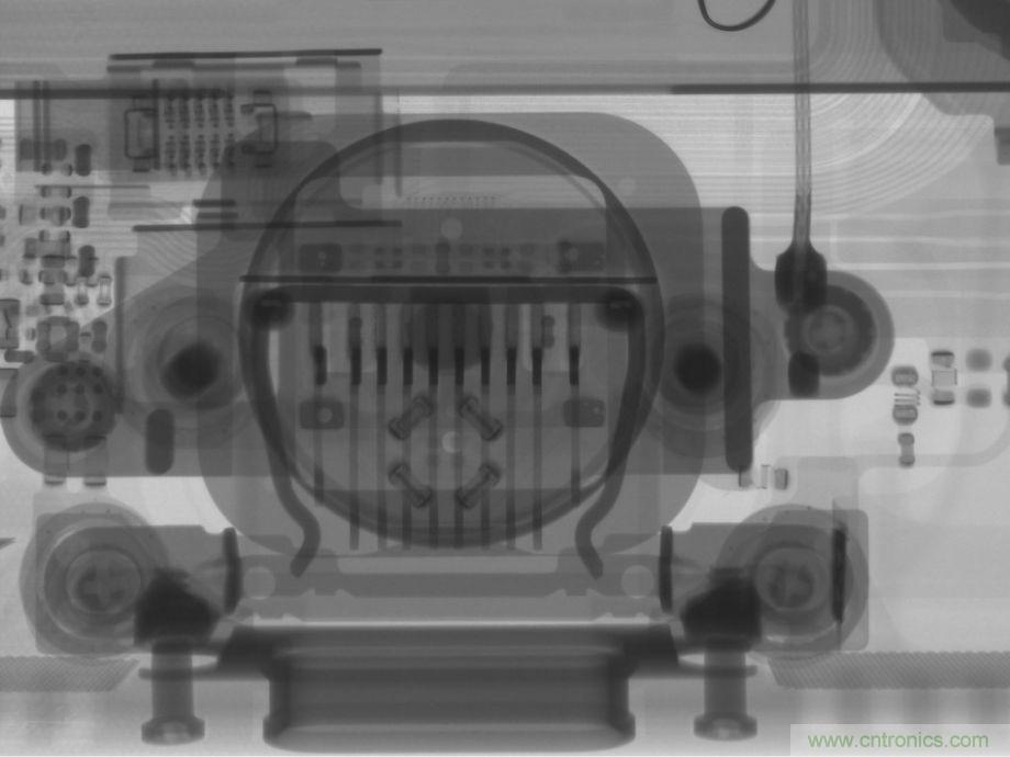 有什么地方?jīng)]有變？iPhone SE真機(jī)拆解