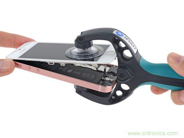 有什么地方?jīng)]有變？iPhone SE真機(jī)拆解