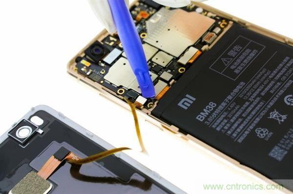 小米手機4S超詳細拆解:內外硬件大升級