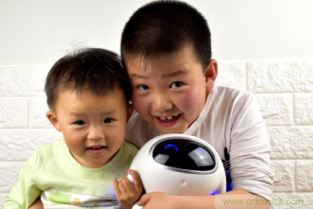 &ldquo;爸爸再不陪我，我就長(zhǎng)大了&rdquo;&mdash;&mdash;小騰機(jī)器人