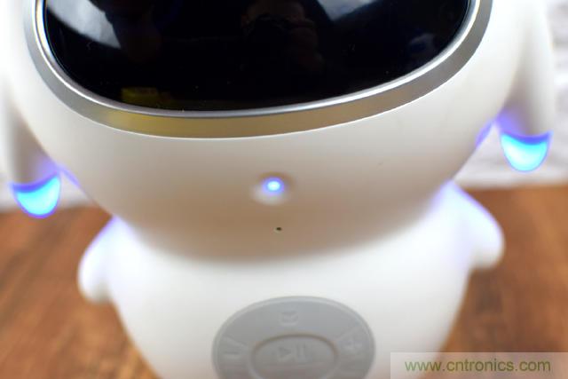 &ldquo;爸爸再不陪我，我就長(zhǎng)大了&rdquo;&mdash;&mdash;小騰機(jī)器人