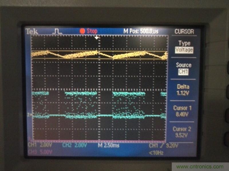 帶開關轉換器的8位MCU如何減少成本和電路板空間？