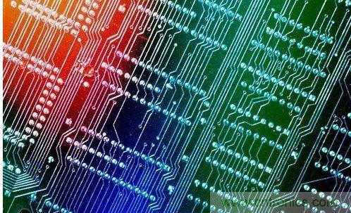 【導(dǎo)讀】對于一個新設(shè)計的電路板，調(diào)試起來往往會遇到一些困難，特別是當(dāng)板比較大、元件比較多時，往往無從下手。但如果掌握好一套合理的調(diào)試方法，調(diào)試起來將會事半功倍。  對于剛拿回來的新PCB板，我們首先要大概觀察一下，板上是否存在問題，例如是否有明顯的裂痕，有無短路、開路等現(xiàn)象。如果有必要的話，可以檢查一下電源跟地線之間的電阻是否足夠大。  然后就是安裝元件了。相互獨立的模塊，如果您沒有把握保證它們工作正常時，最好不要全部都裝上，而是一部分一部分的裝上（對于比較小的電路，可以一次全部裝上），這樣容易確定故障范圍，免得到時遇到問題時，無從下手。一般來說，可以把電源部分先裝好，然后就上電檢測電源輸出電壓是否正常。如果在上電時您沒有太大的把握（即使有很大的把握，也建議您加上一個保險絲，以防萬一），可考慮使用帶限流功能的可調(diào)穩(wěn)壓電源。先預(yù)設(shè)好過流保護電流，然后將穩(wěn)壓電電源的電壓值慢慢往上調(diào)，并監(jiān)測輸入電流、輸入電壓以及輸出電壓。如果往上調(diào)的過程中，沒有出現(xiàn)過流保護等問題，且輸出電壓也達(dá)到了正常，則說明電源部分OK。反之，則要斷開電源，尋找故障點，并重復(fù)上述步驟，直到電源正常為止。  接下來逐漸安裝其它模塊，每安裝好一個模塊，就上電測試一下，上電時也是按照上面的步驟，以避免因為設(shè)計錯誤或/和安裝錯誤而導(dǎo)致過流而燒壞元件。  PCB   尋找故障的辦法一般有下面幾種：  ①測量電壓法。首先要確認(rèn)的是各芯片電源引腳的電壓是否正常，其次檢查各種參考電壓是否正常，另外還有各點的工作電壓是否正常等。例如，一般的硅三極管導(dǎo)通時，BE結(jié)電壓在0.7V左右，而CE結(jié)電壓則在0.3V左右或者更小。如果一個三極管的BE結(jié)電壓大于0.7V（特殊三極管除外，例如達(dá)林頓管等），可能就是BE結(jié)就開路。  ②信號注入法。將信號源加至輸入端，然后依次往后測量各點的波形，看是否正常，以找到故障點。有時我們也會用更簡單的辦法，例如用手握一個鑷子，去碰觸各級的輸入端，看輸出端是否有反應(yīng)，這在音頻、視頻等放大電路中常使用（但要注意，熱底板的電路或者電壓高的電路，不能使用此法，否則可能會導(dǎo)致觸電）。如果碰前一級沒有反應(yīng)，而碰后一級有反應(yīng)，則說明問題出在前一級，應(yīng)重點檢查。  ③當(dāng)然，還有很多其它的尋找故障點的方法，例如看、聽、聞、摸等。&ldquo;看&rdquo;就是看元件有無明顯的機械損壞，例如破裂、燒黑、變形等;&ldquo;聽&rdquo;就是聽工作聲音是否正常，例如一些不該響的東西在響，該響的地方不響或者聲音不正常等;&ldquo;聞&rdquo;就是檢查是否有異味，例如燒焦的味道、電容電解液的味道等，對于一個有經(jīng)驗的電子維修人員來說，對這些氣味是很敏感的;&ldquo;摸&rdquo;就是用手去試探器件的溫度是否正常，例如太熱，或者太涼。一些功率器件，工作起來時會發(fā)熱，如果摸上去是涼的，則基本上可以判斷它沒有工作起來。但如果不該熱的地方熱了或者該熱的地方太熱了，那也是不行的。一般的功率三極管、穩(wěn)壓芯片等，工作在70度以下是完全沒問題的。70度大概是怎樣的一個概念呢？如果你將手壓上去，可以堅持三秒鐘以上，就說明溫度大概在70度以下（注意要先試探性的去摸，千萬別把手燙傷了）。  好了，關(guān)于調(diào)試的問題，我們今天就暫時講這么多，如果想要了解更多的調(diào)試方法和經(jīng)驗，可以去找一些家用電器維修的書來看看，一個好的設(shè)計人員，首先應(yīng)該是一個好的維修人員。