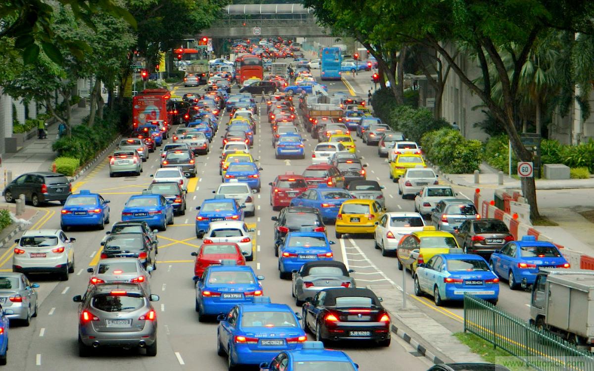 當(dāng)我們?cè)谡務(wù)撟詣?dòng)駕駛時(shí)，我們到底在談?wù)撌裁矗? width=