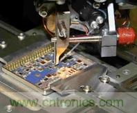 集成電路芯片電極如何引出來？