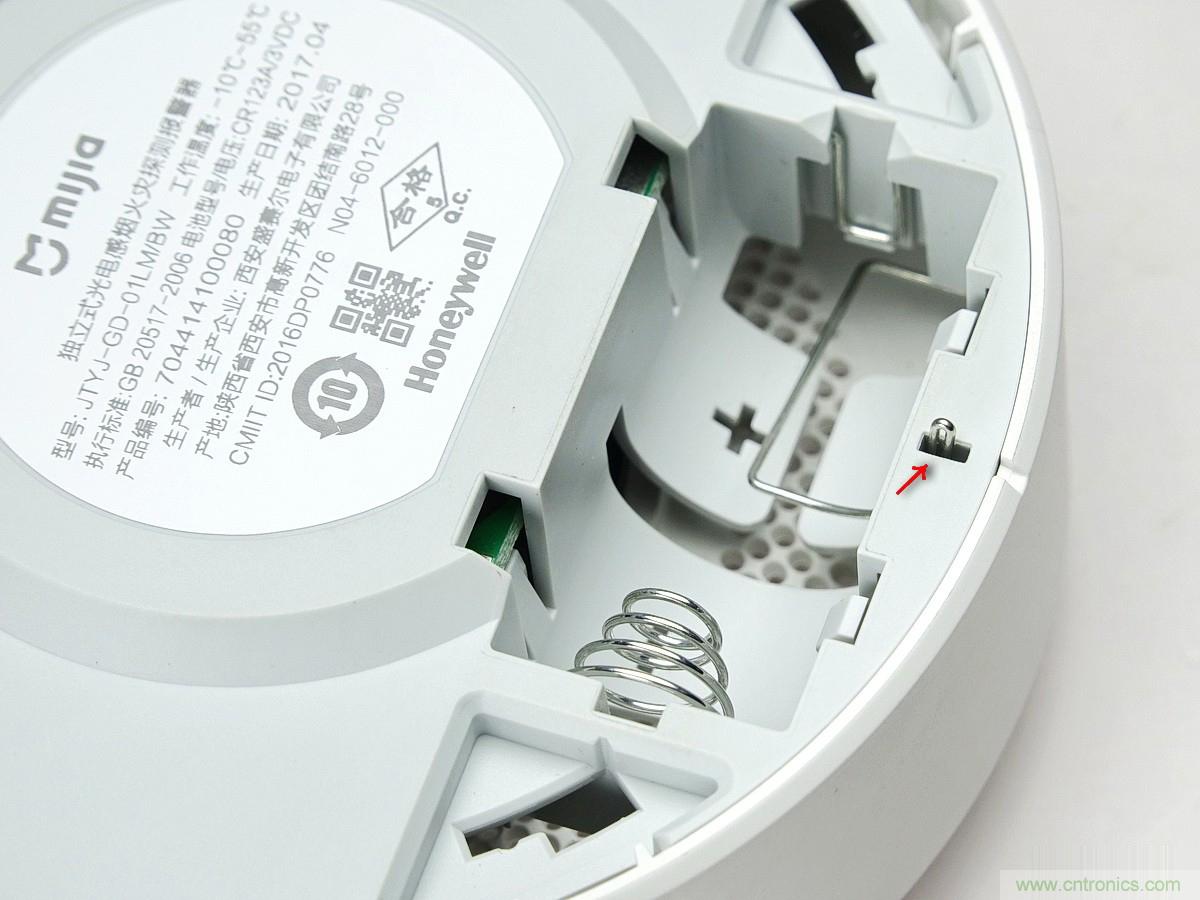 小米煙霧報(bào)警器拆解：一顆電池可用五年是如何做到的？