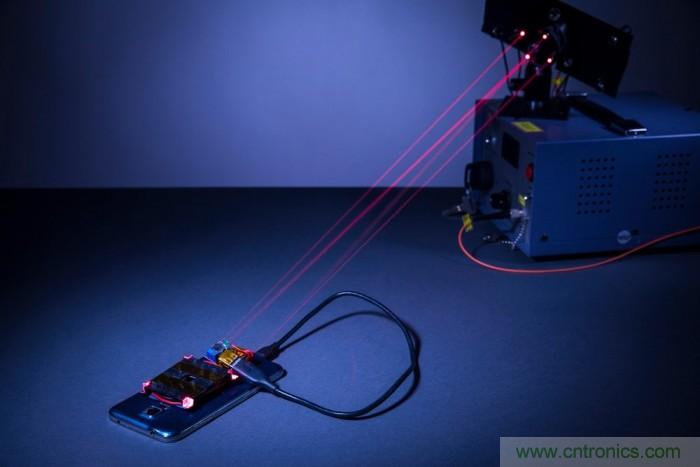 室內(nèi)激光無線充電新技術(shù)亮相，可媲美傳統(tǒng) USB 線纜