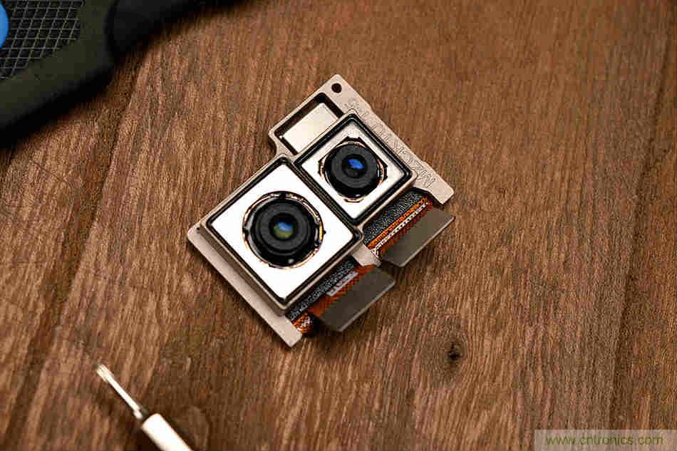 拆解魅族15 Plus：玩轉(zhuǎn)了新概念，但其工藝究竟如何？