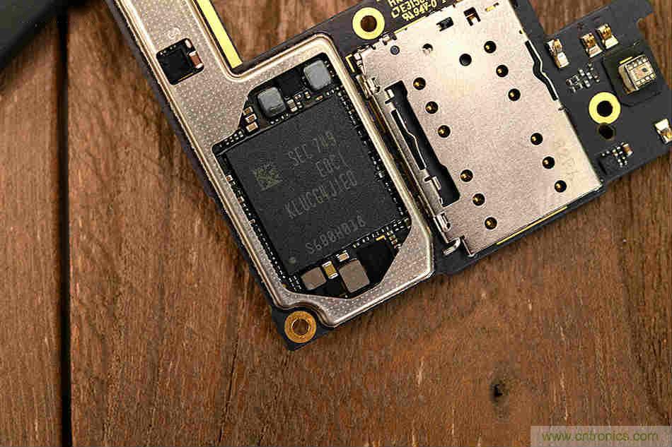 拆解魅族15 Plus：玩轉(zhuǎn)了新概念，但其工藝究竟如何？