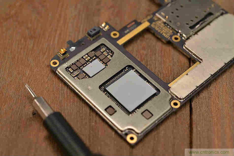 拆解魅族15 Plus：玩轉(zhuǎn)了新概念，但其工藝究竟如何？