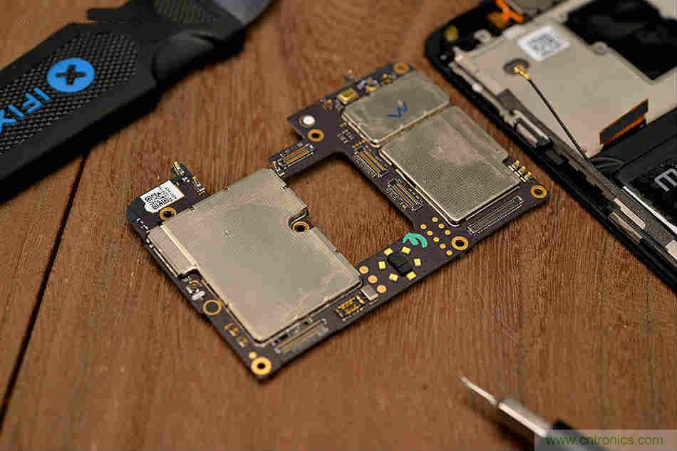 拆解魅族15 Plus：玩轉(zhuǎn)了新概念，但其工藝究竟如何？