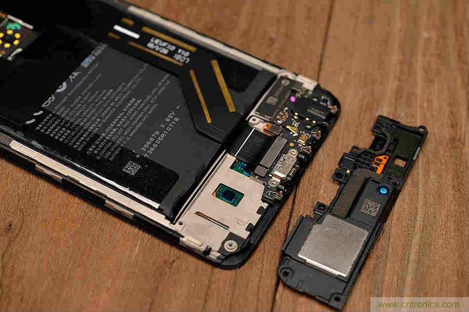 拆解魅族15 Plus：玩轉(zhuǎn)了新概念，但其工藝究竟如何？