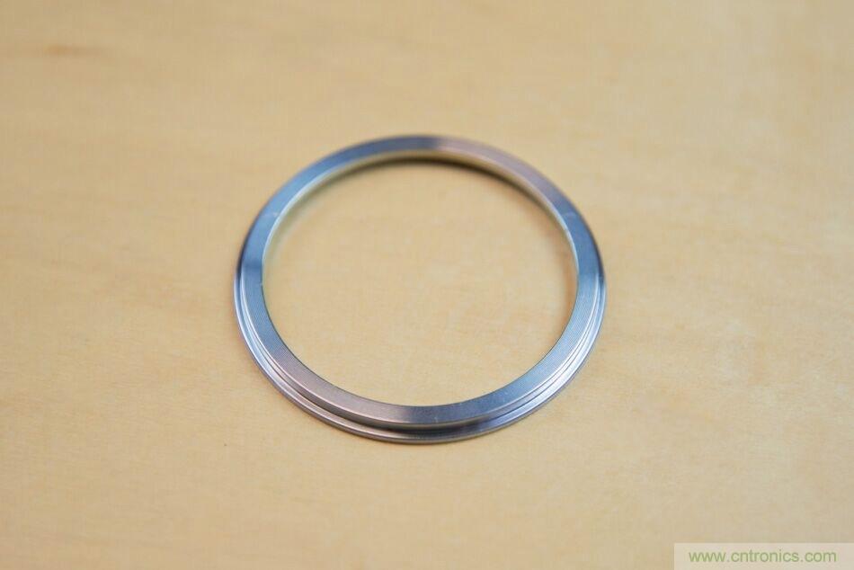 拆解戴森吹風(fēng)機(jī)：近三千元的價格貴在哪？