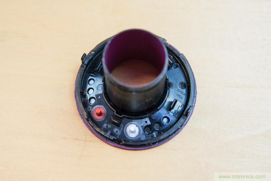 拆解戴森吹風(fēng)機(jī)：近三千元的價格貴在哪？