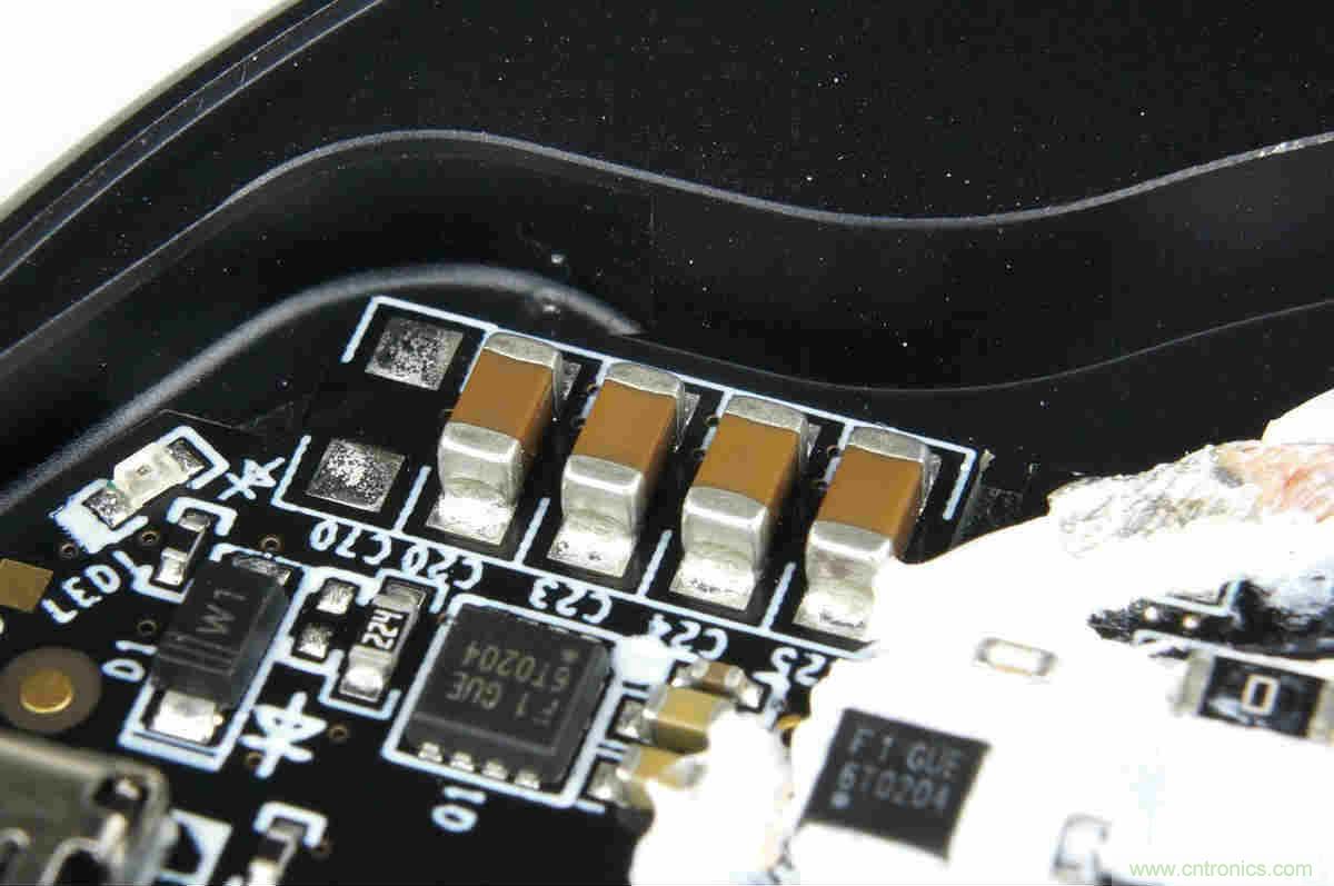 拆解對比：系出同門，小米、紫米無線充電器的差別有多大？