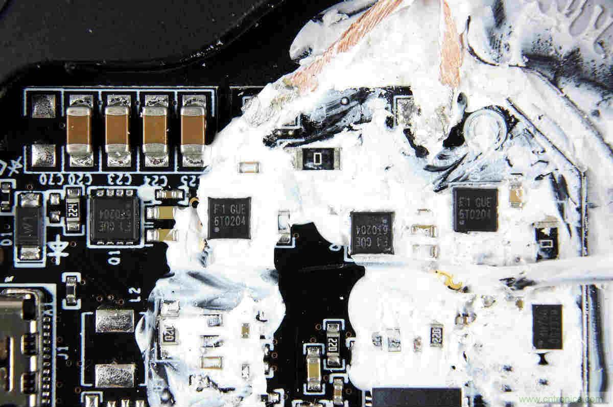 拆解對比：系出同門，小米、紫米無線充電器的差別有多大？