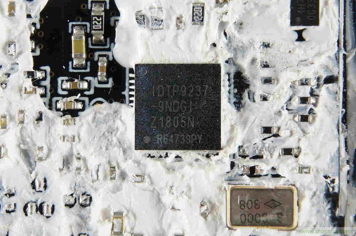 拆解對比：系出同門，小米、紫米無線充電器的差別有多大？