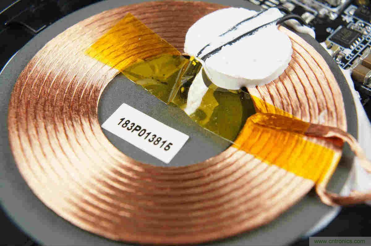 拆解對比：系出同門，小米、紫米無線充電器的差別有多大？