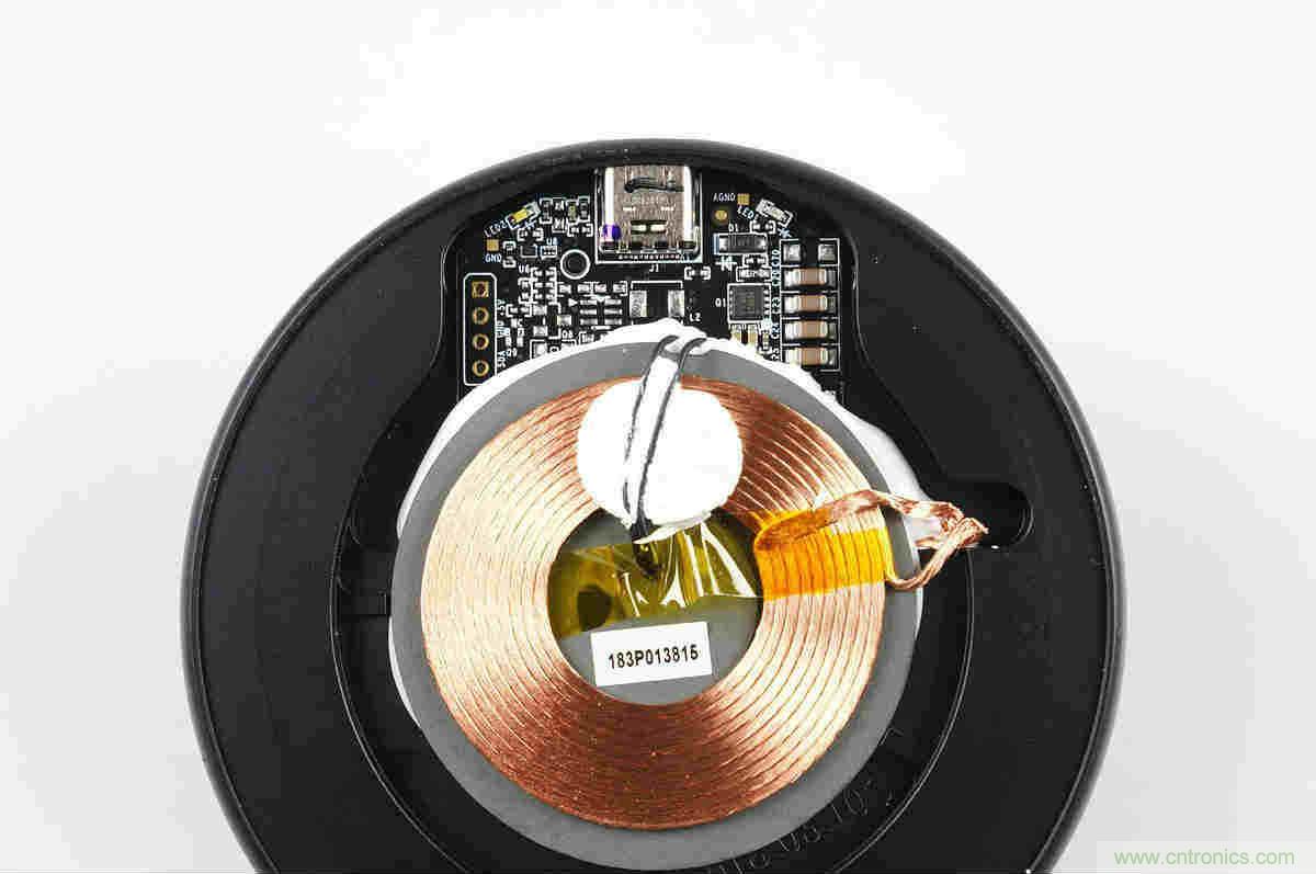 拆解對比：系出同門，小米、紫米無線充電器的差別有多大？