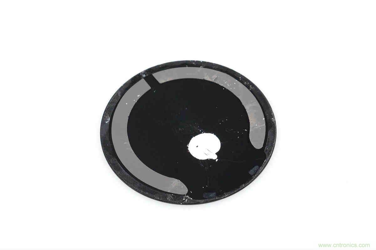 拆解對比：系出同門，小米、紫米無線充電器的差別有多大？