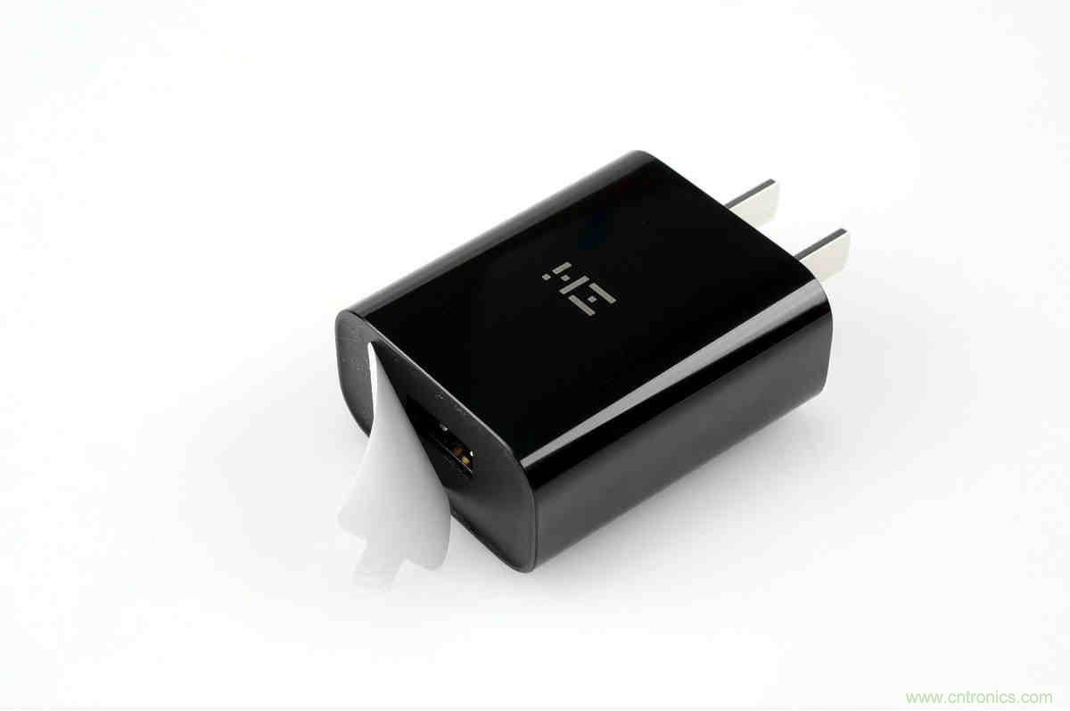 拆解對比：系出同門，小米、紫米無線充電器的差別有多大？