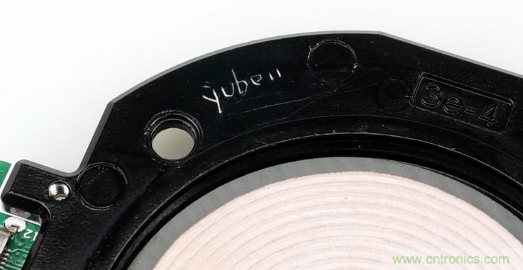 拆解對比：系出同門，小米、紫米無線充電器的差別有多大？