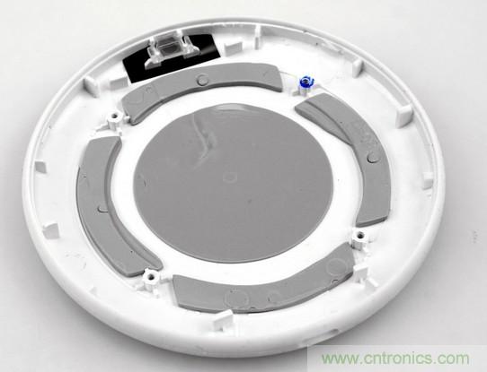 拆解對比：系出同門，小米、紫米無線充電器的差別有多大？