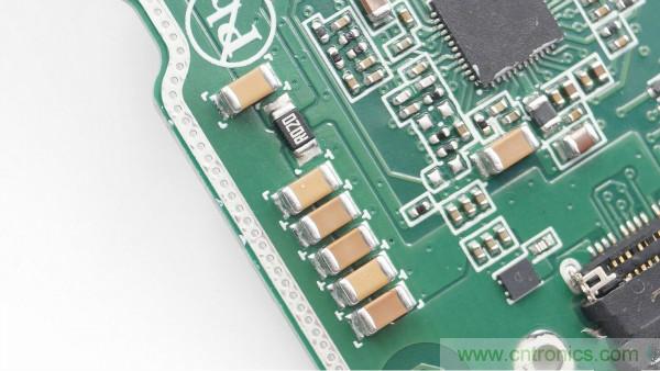 拆解華為保時捷設計快充無線充電器：憑啥能賣699？