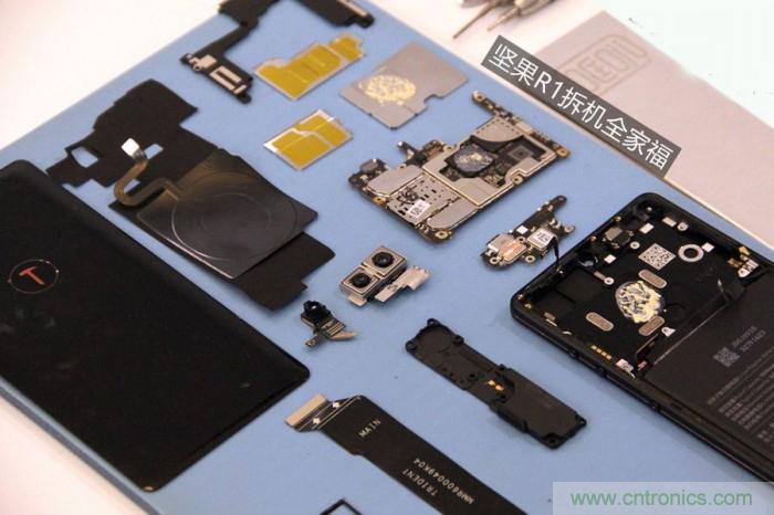 堅果R1拆解：內(nèi)部設計究竟如何？