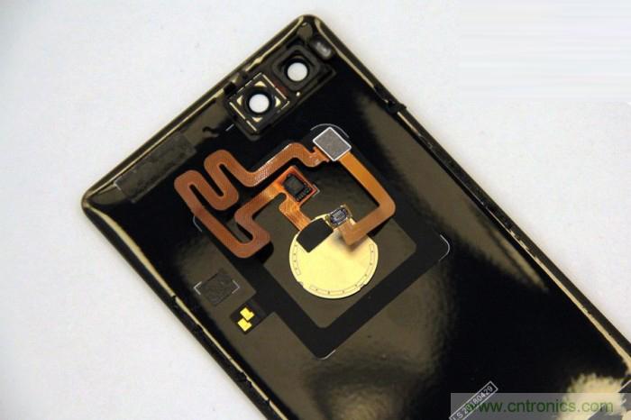 堅果R1拆解：內(nèi)部設計究竟如何？