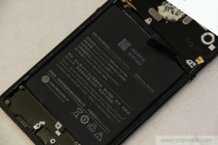 堅果R1拆解：內(nèi)部設計究竟如何？