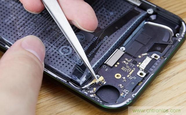 拆解黑鯊手機(jī)：多級(jí)直觸一體式液冷系統(tǒng)有什么門道？