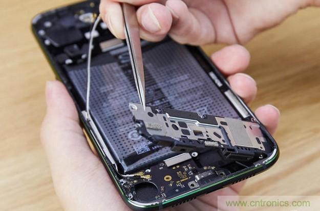 拆解黑鯊手機(jī)：多級(jí)直觸一體式液冷系統(tǒng)有什么門道？